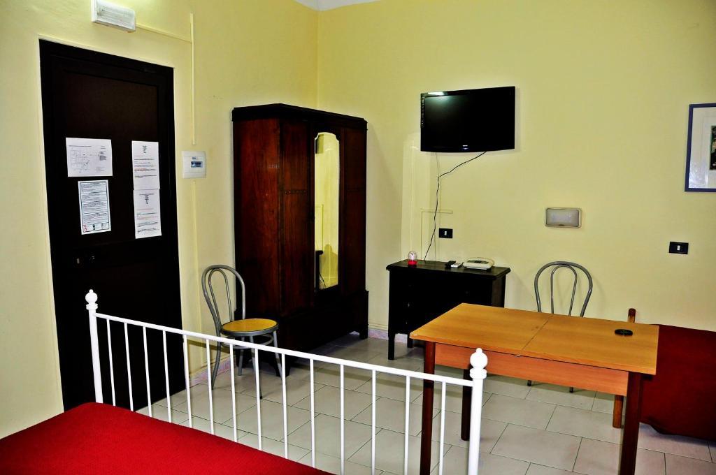 Hotel Bellini CTA Room photo
